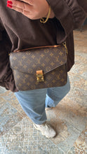Lade das Bild in den Galerie-Viewer, LOUIS VUITTON MÉTIS
