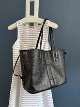 Lade das Bild in den Galerie-Viewer, MCM LIZ SHOPPER MEDIUM
