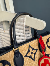 Lade das Bild in den Galerie-Viewer, LOUIS VUITTON ONTHEGO MM
