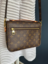 Lade das Bild in den Galerie-Viewer, LOUIS VUITTON MÉTIS
