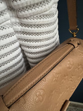 Lade das Bild in den Galerie-Viewer, LOUIS VUITTON MÉTIS EMPREINTE
