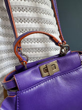 Lade das Bild in den Galerie-Viewer, FENDI PEEKABOO MINI
