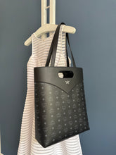 Lade das Bild in den Galerie-Viewer, MCM SHOPPER
