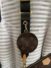 Lade das Bild in den Galerie-Viewer, LOUIS VUITTON MULTI POCHETTE
