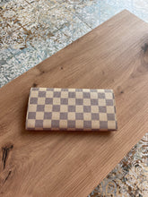 Lade das Bild in den Galerie-Viewer, LOUIS VUITTON EMILIE GELDBÖRSE
