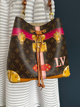 Lade das Bild in den Galerie-Viewer, LOUIS VUITTON NÉONOÉ SUMMER TRUNK
