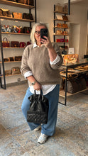 Lade das Bild in den Galerie-Viewer, CHANEL CLASSIC FLAP SMALL / BEUTEL
