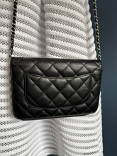 Lade das Bild in den Galerie-Viewer, CHANEL WOC
