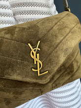 Lade das Bild in den Galerie-Viewer, YSL LOULOU TOY
