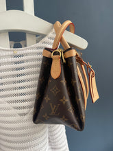 Lade das Bild in den Galerie-Viewer, LOUIS VUITTON SOUFFLOT BB
