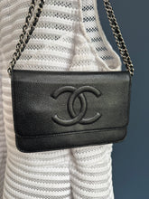 Lade das Bild in den Galerie-Viewer, CHANEL WOC
