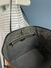 Lade das Bild in den Galerie-Viewer, LOUIS VUITTON NEVERFULL GIANT WILD AT HEART
