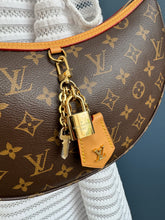 Lade das Bild in den Galerie-Viewer, LOUIS VUITTON LOOPING
