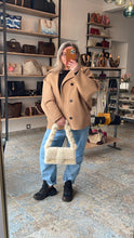 Lade das Bild in den Galerie-Viewer, JACQUEMUS LE BAMBIDOU
