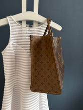 Lade das Bild in den Galerie-Viewer, LOUIS VUITTON ONTHEGO GM

