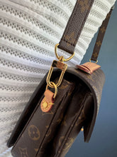 Lade das Bild in den Galerie-Viewer, LOUIS VUITTON MÉTIS
