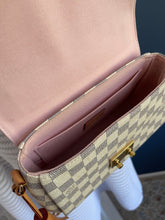 Lade das Bild in den Galerie-Viewer, LOUIS VUITTON CROISETTE
