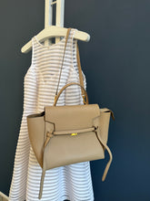 Lade das Bild in den Galerie-Viewer, CÉLINE BELT MEDIUM
