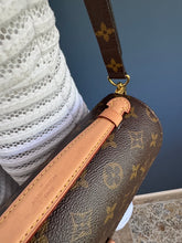 Lade das Bild in den Galerie-Viewer, LOUIS VUITTON MÉTIS
