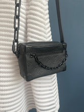 Lade das Bild in den Galerie-Viewer, LOUIS VUITTON MINI SOFT TRUNK
