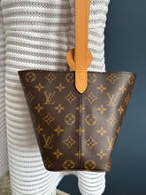 Lade das Bild in den Galerie-Viewer, LOUIS VUITTON ALL IN BB
