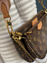 Lade das Bild in den Galerie-Viewer, LOUIS VUITTON MULTI POCHETTE
