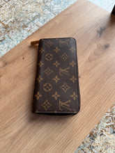 Lade das Bild in den Galerie-Viewer, LOUIS VUITTON ZIPPY
