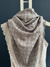 Lade das Bild in den Galerie-Viewer, LOUIS VUITTON MONOGRAM TUCH
