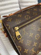 Lade das Bild in den Galerie-Viewer, LOUIS VUITTON MÉTIS
