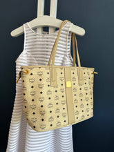 Lade das Bild in den Galerie-Viewer, MCM SHOPPER MEDIUM
