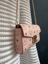 Lade das Bild in den Galerie-Viewer, MCM PATRICIA BAG
