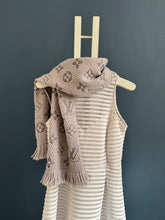 Lade das Bild in den Galerie-Viewer, LOUIS VUITTON SHINE SCHAL
