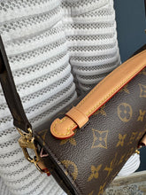 Lade das Bild in den Galerie-Viewer, LOUIS VUITTON MÉTIS
