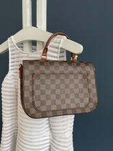 Lade das Bild in den Galerie-Viewer, LOUIS VUITTON BEAUMARCHAIS
