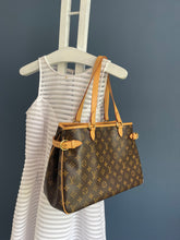 Lade das Bild in den Galerie-Viewer, LOUIS VUITTON BATIGNOLLES
