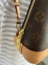 Lade das Bild in den Galerie-Viewer, LOUIS VUITTON ALMA RUCKSACK
