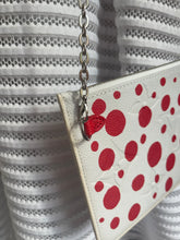 Lade das Bild in den Galerie-Viewer, LOUIS VUITTON YAYOI KUSAMA DOTS CLUCHT
