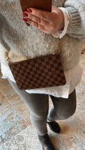 Lade das Bild in den Galerie-Viewer, LOUIS VUITTON CLUTCH
