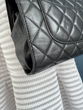Lade das Bild in den Galerie-Viewer, CHANEL CLASSIC FLAP SMALL / BEUTEL
