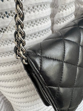 Lade das Bild in den Galerie-Viewer, CHANEL WOC
