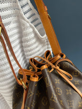 Lade das Bild in den Galerie-Viewer, LOUIS VUITTON NOÉ PETIT
