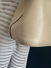 Lade das Bild in den Galerie-Viewer, LOUIS VUITTON NÉONOÉ BB EPI
