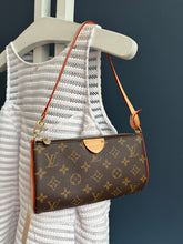Lade das Bild in den Galerie-Viewer, LOUIS VUITTON TIRETTE
