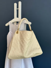 Lade das Bild in den Galerie-Viewer, LOUIS VUITTON ARTSY EMPTREINTE
