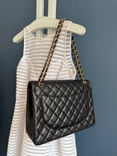 Lade das Bild in den Galerie-Viewer, CHANEL DOUBLE FLAP MAXI
