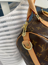 Lade das Bild in den Galerie-Viewer, LOUIS VUITTON SPEEDY 25 MIT SCHULTERRIEMEN
