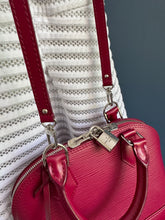 Lade das Bild in den Galerie-Viewer, LOUIS VUITTON ALMA BB EPI
