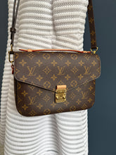 Lade das Bild in den Galerie-Viewer, LOUIS VUITTON MÉTIS
