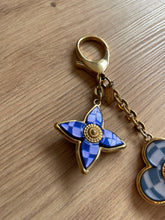 Lade das Bild in den Galerie-Viewer, LOUIS VUITTON MOSAIQUE SCHLÜSSELANHÄNGER
