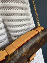 Lade das Bild in den Galerie-Viewer, LOUIS VUITTON MIKRO MÉTIS

